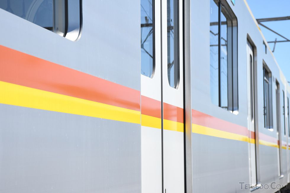 鉄道車輛用複層ガラス – 藤原工業株式会社